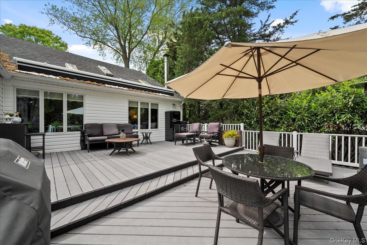 27 Bieselin Road, Bellport Village, NY 11713