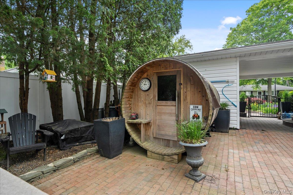 27 Bieselin Road, Bellport Village, NY 11713