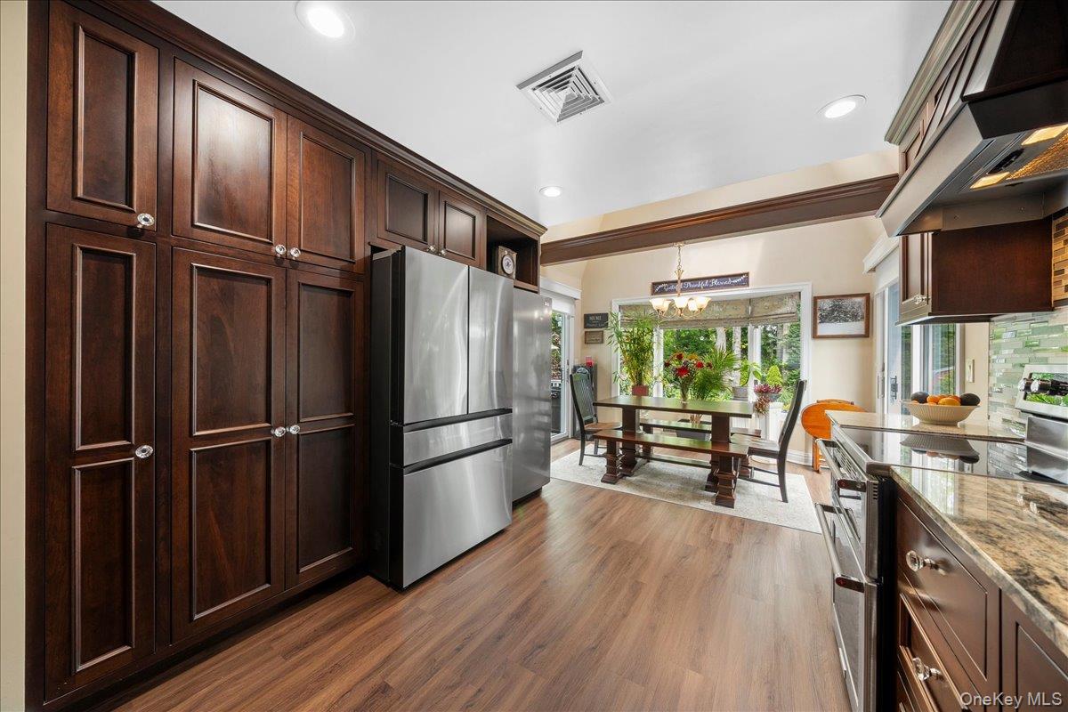 27 Bieselin Road, Bellport Village, NY 11713