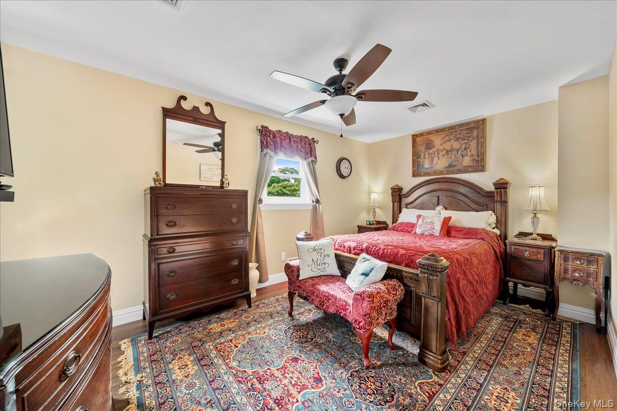 27 Bieselin Road, Bellport Village, NY 11713