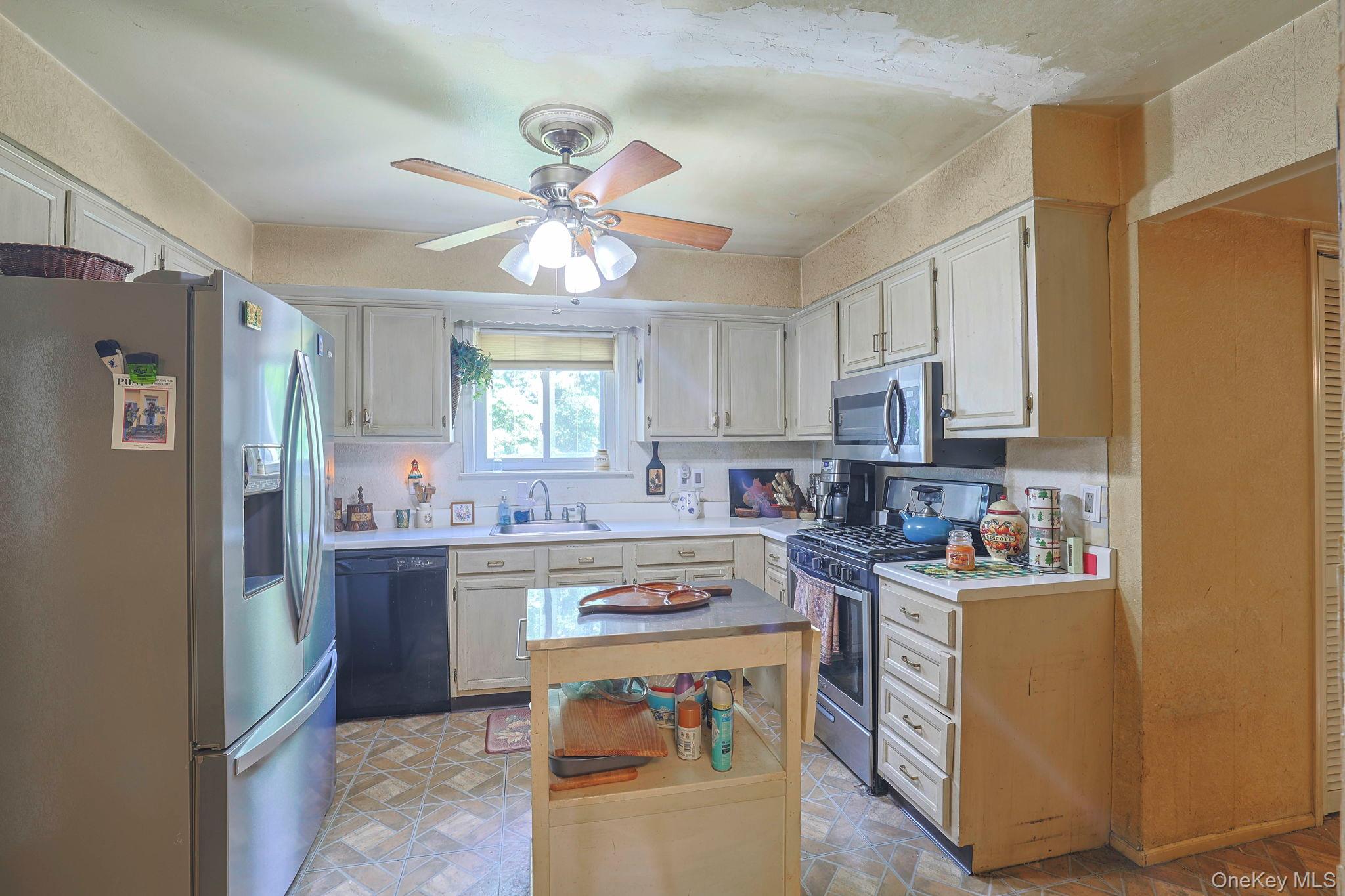 2 Mohican Road, Newburgh, NY 12550