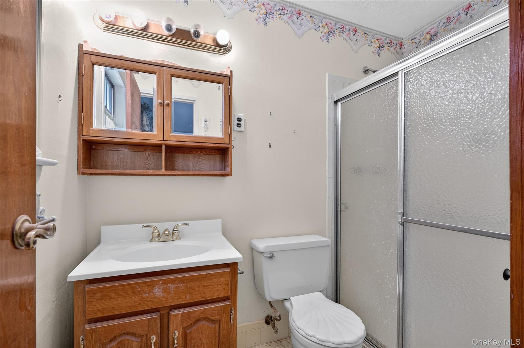 88 Ayers Road, Locust Valley, NY 11560