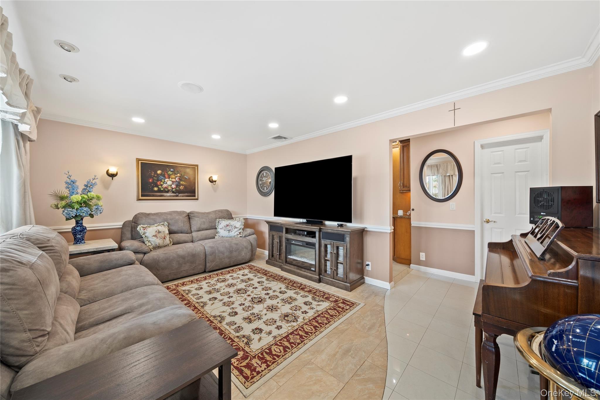 407 17th Street, West Babylon, NY 11704