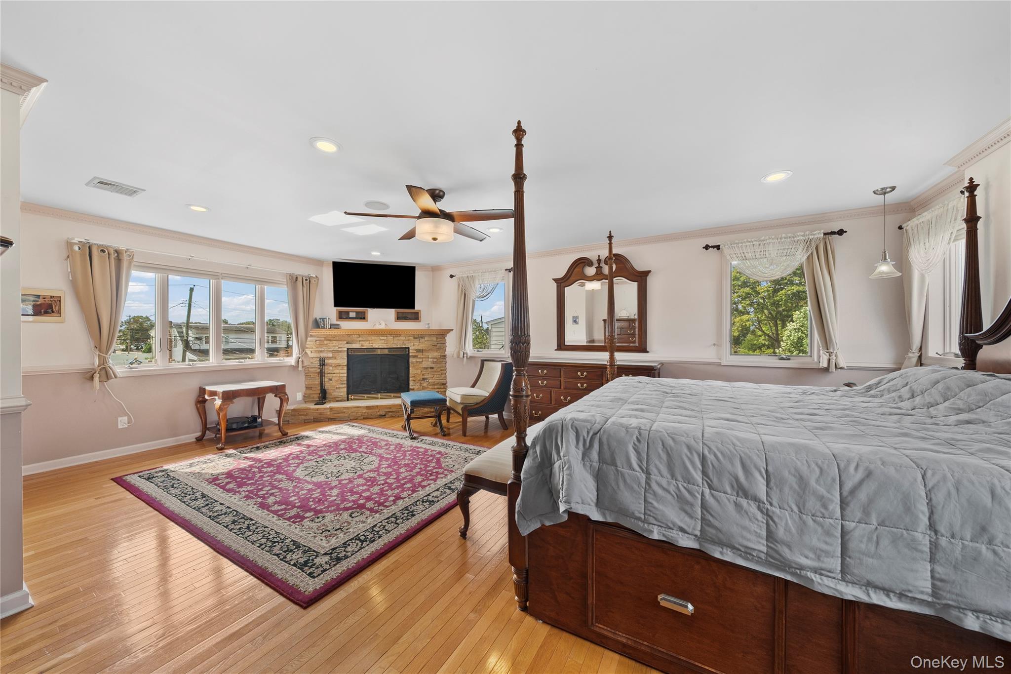 407 17th Street, West Babylon, NY 11704