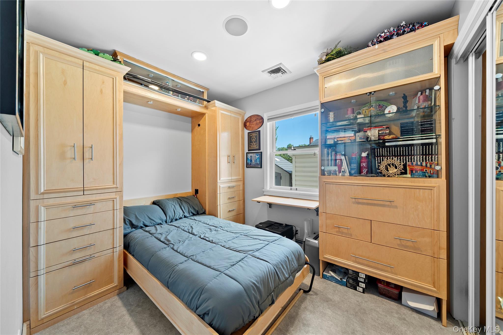 407 17th Street, West Babylon, NY 11704