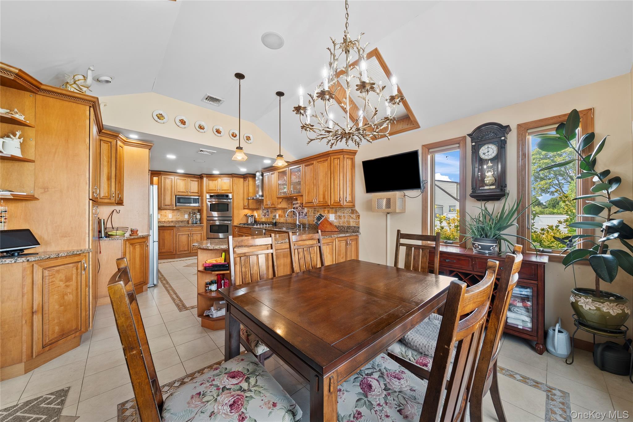 407 17th Street, West Babylon, NY 11704