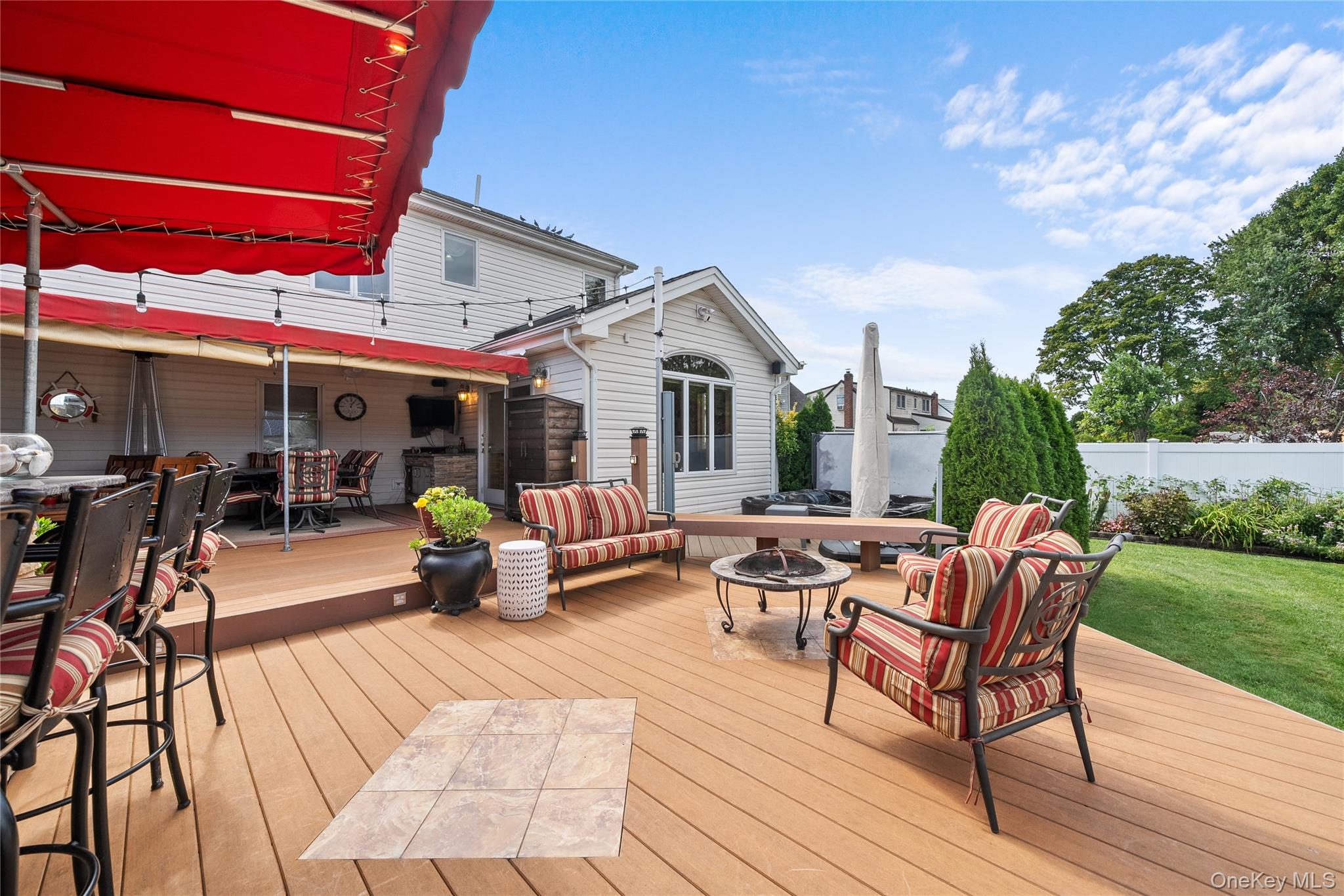 407 17th Street, West Babylon, NY 11704