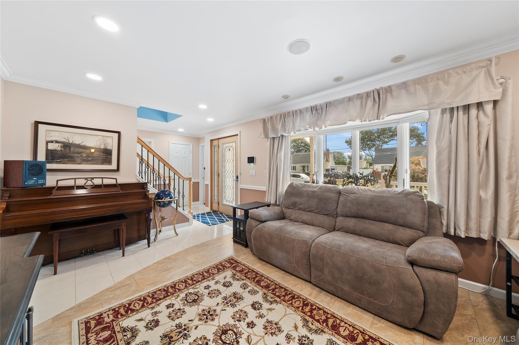 407 17th Street, West Babylon, NY 11704