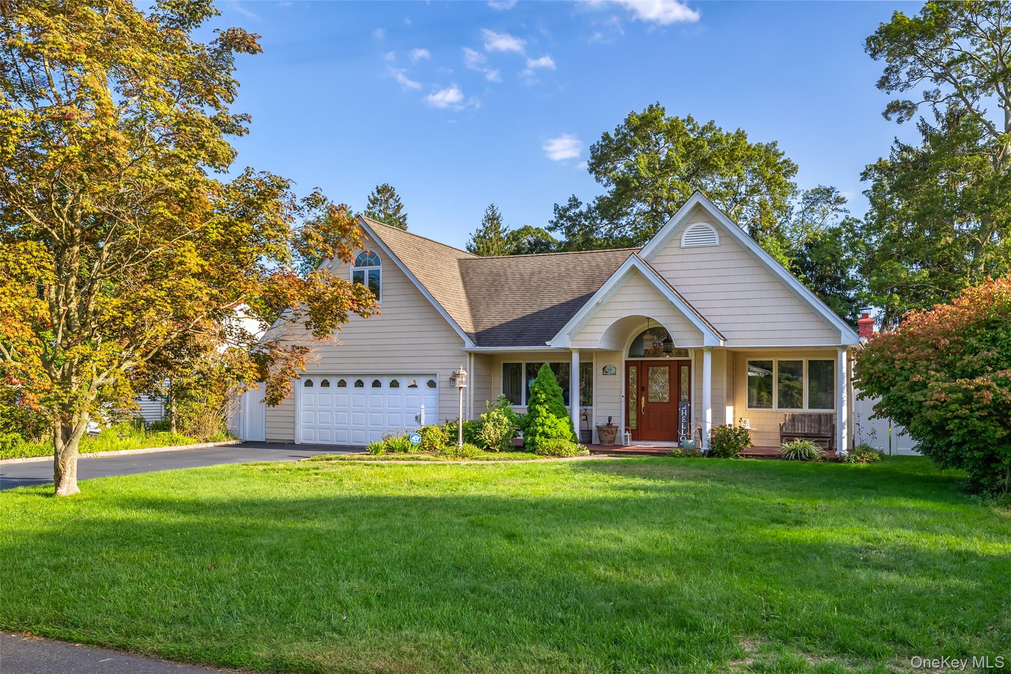 28 Dixie Lane, East Islip, NY 11730