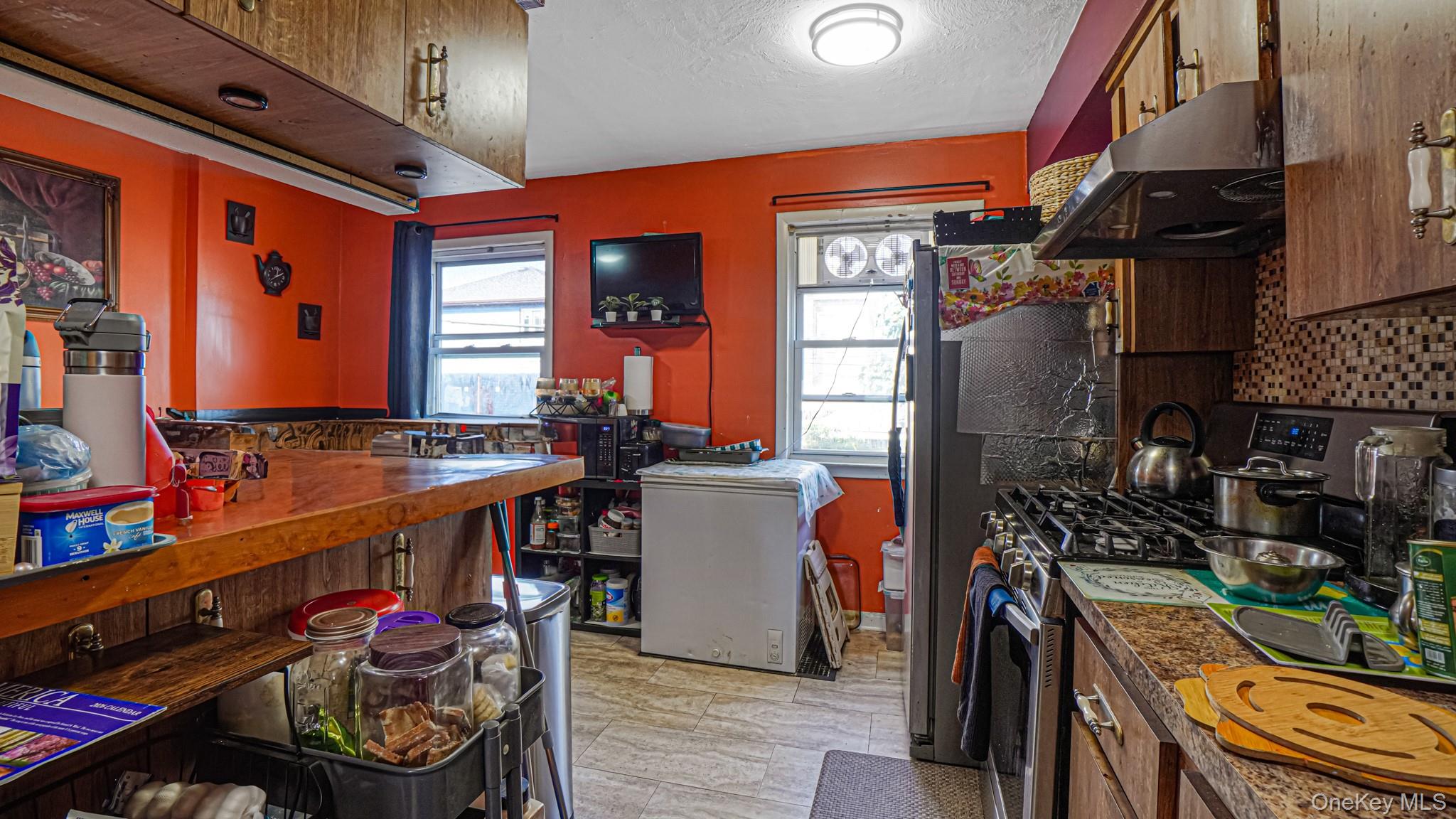 21727 Hempstead Avenue, Queens Village, NY 11429