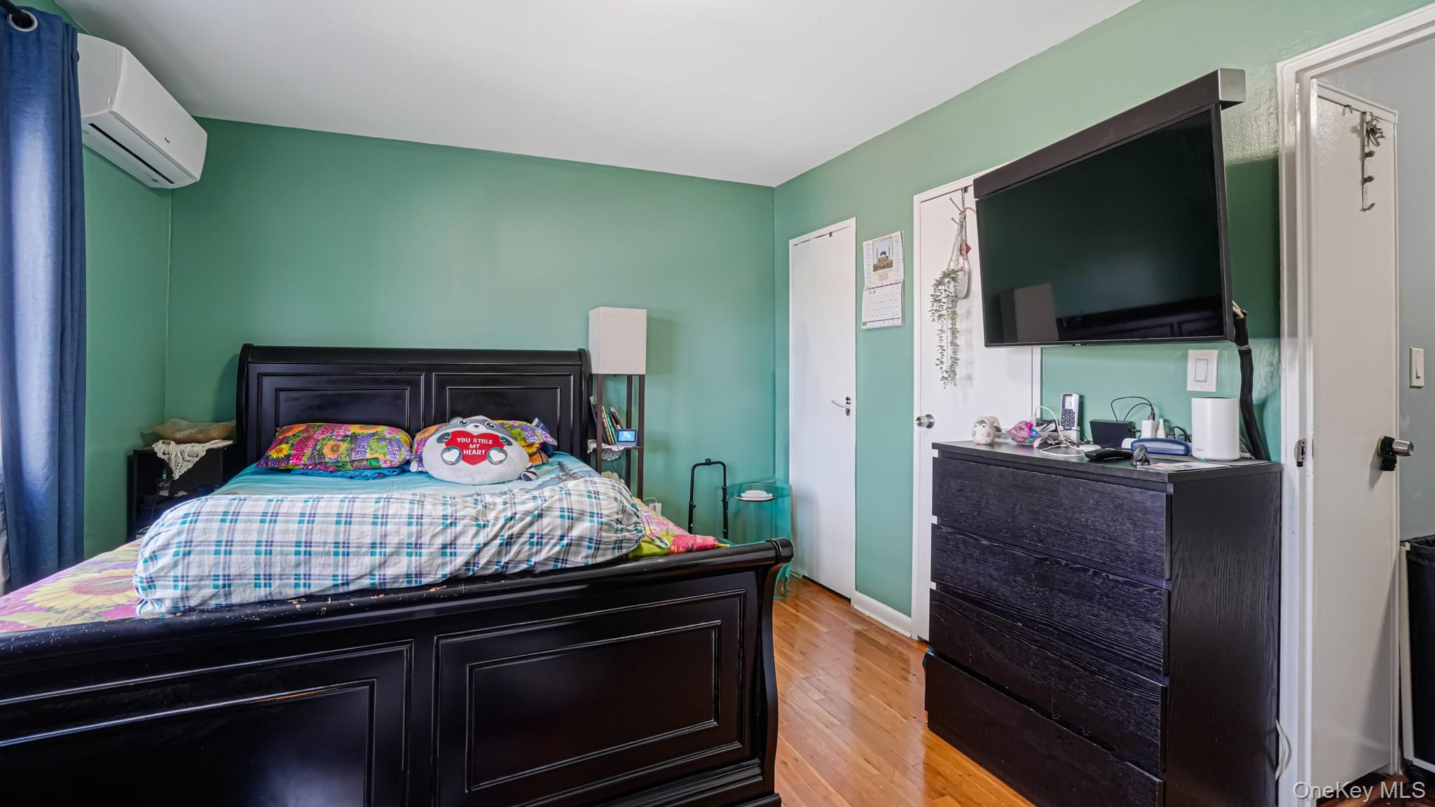 21727 Hempstead Avenue, Queens Village, NY 11429