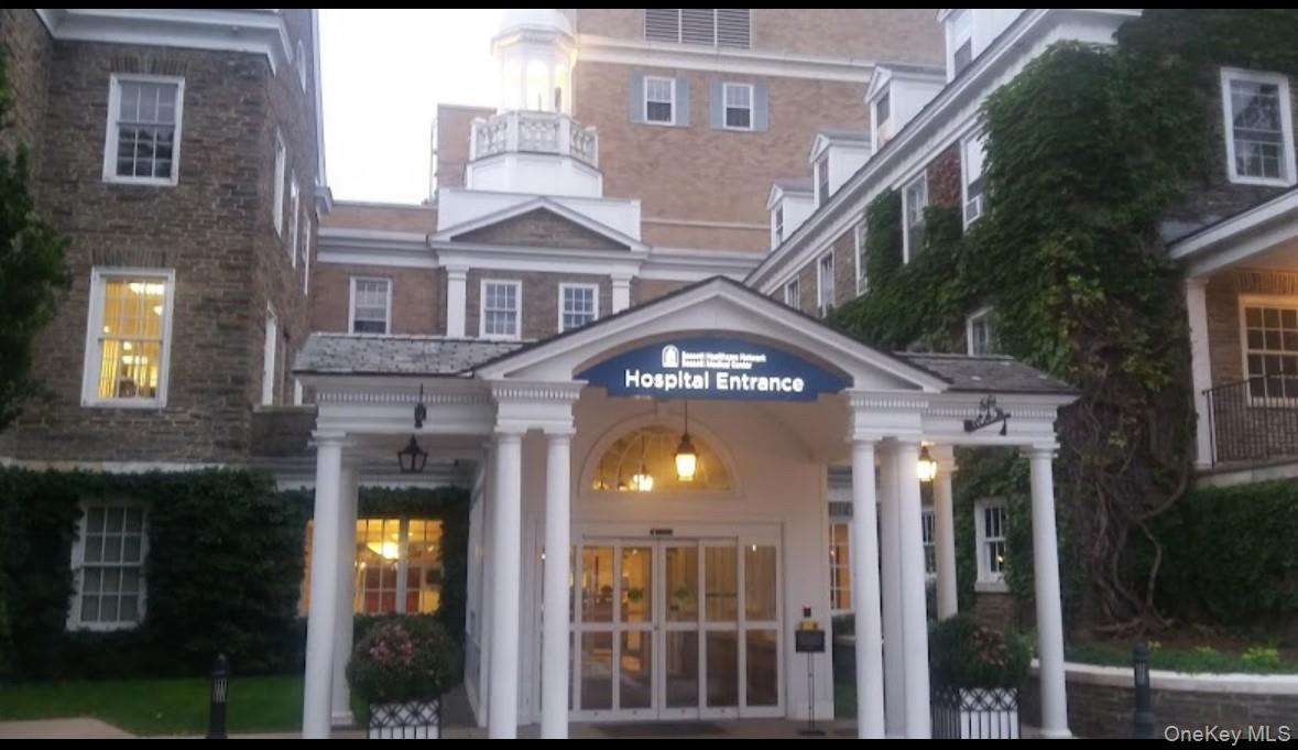 413 Middlefield Rd, Call Listing Agent, NY