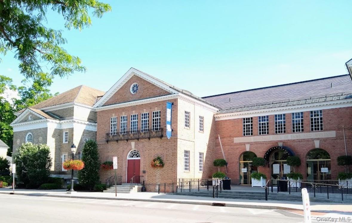 413 Middlefield Rd, Call Listing Agent, NY