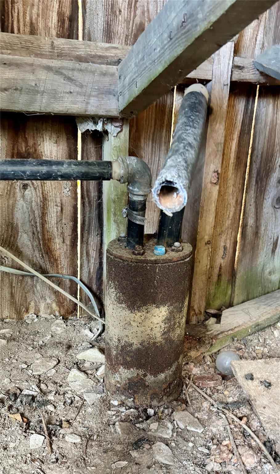 413 Middlefield Rd, Call Listing Agent, NY