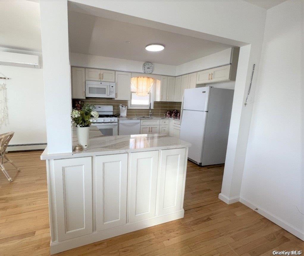 24 Virginia Avenue # Top, Long Beach, NY 11561