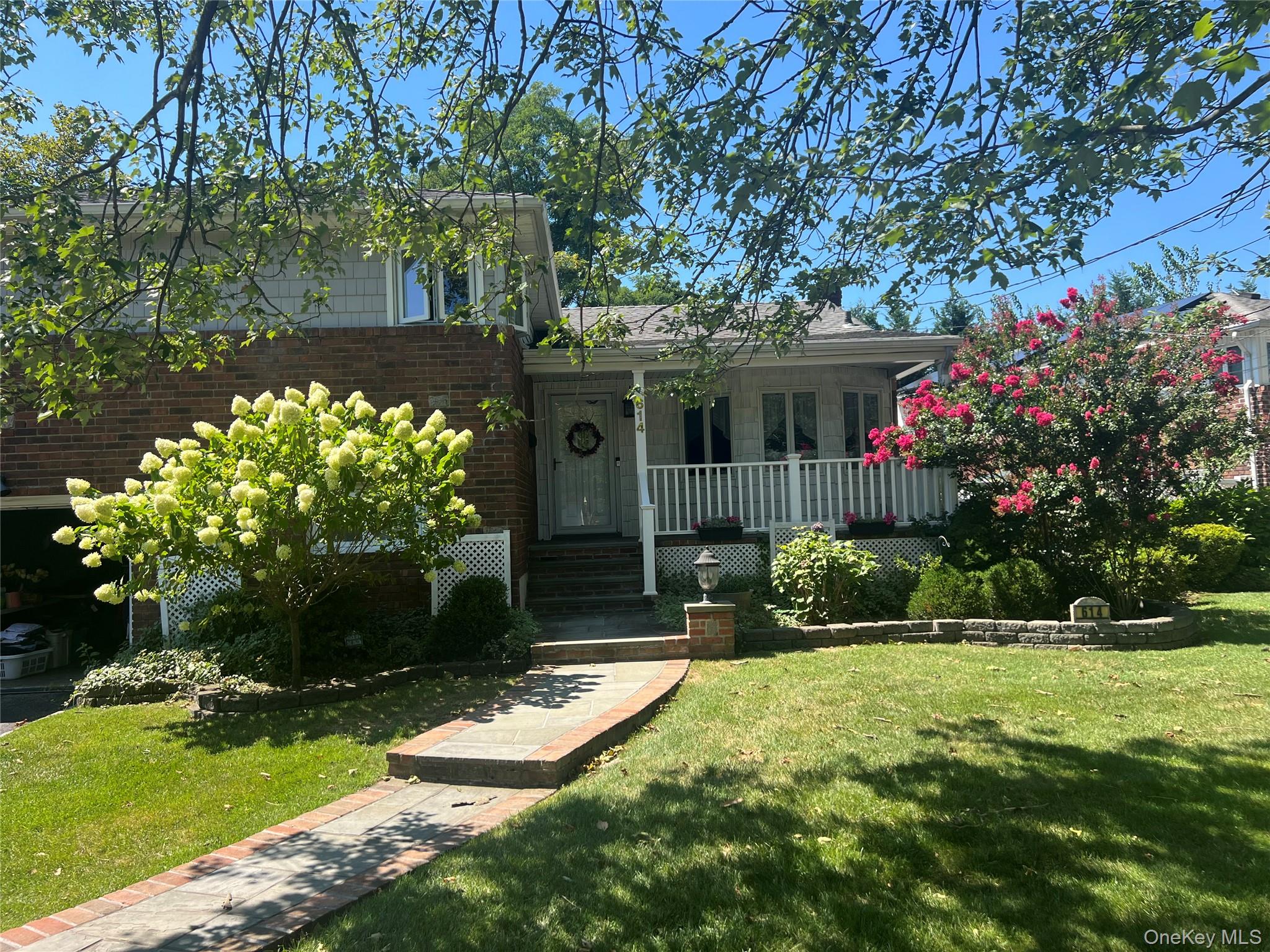 614 Bond Court, North Merrick, NY 11566