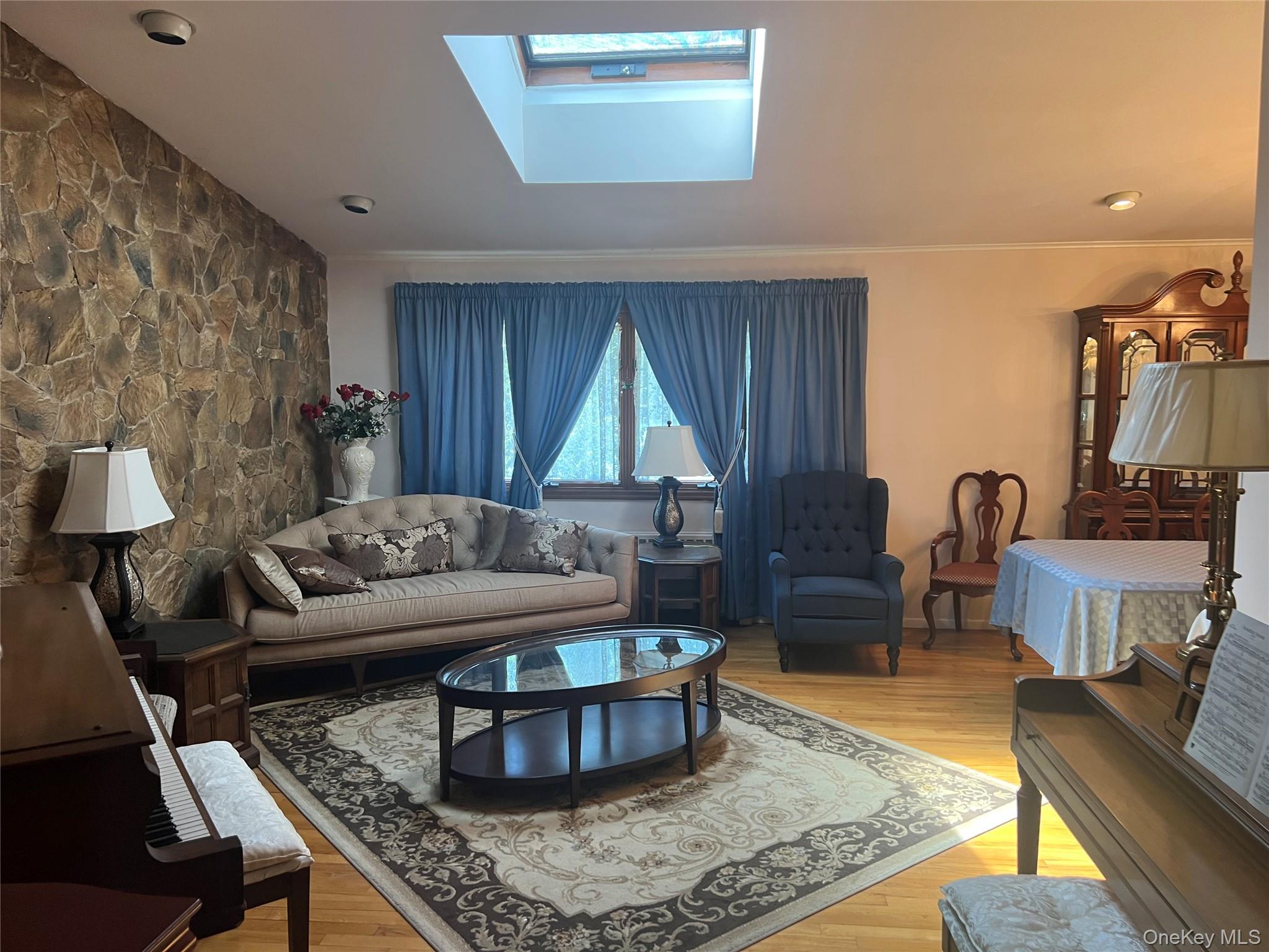 614 Bond Court, North Merrick, NY 11566