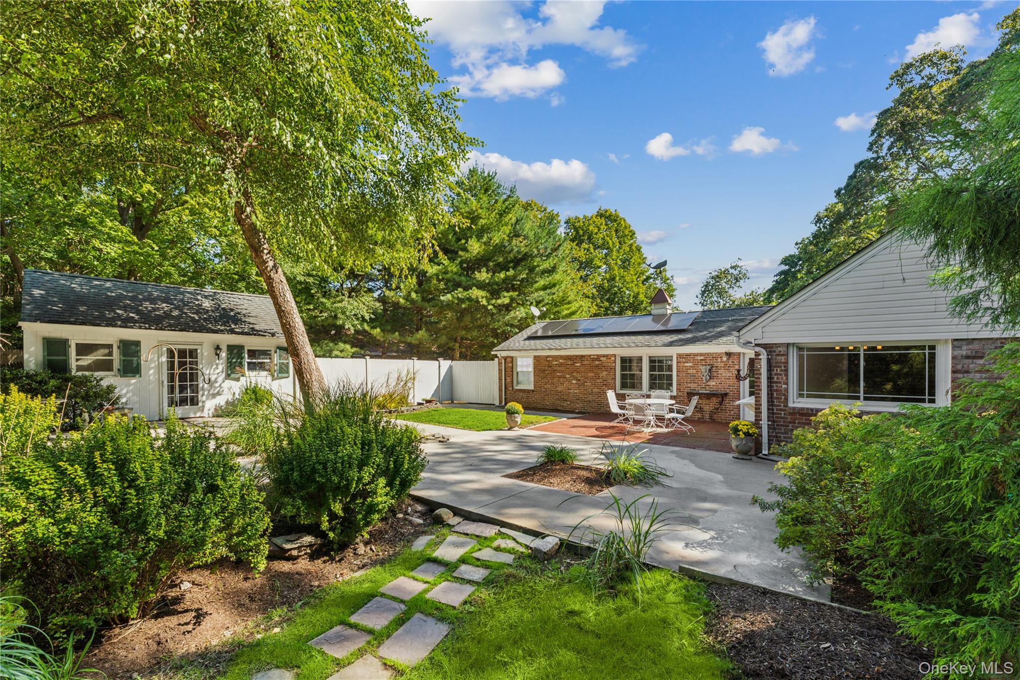 29 Squiretown Road # D, Hampton Bays, NY 11946