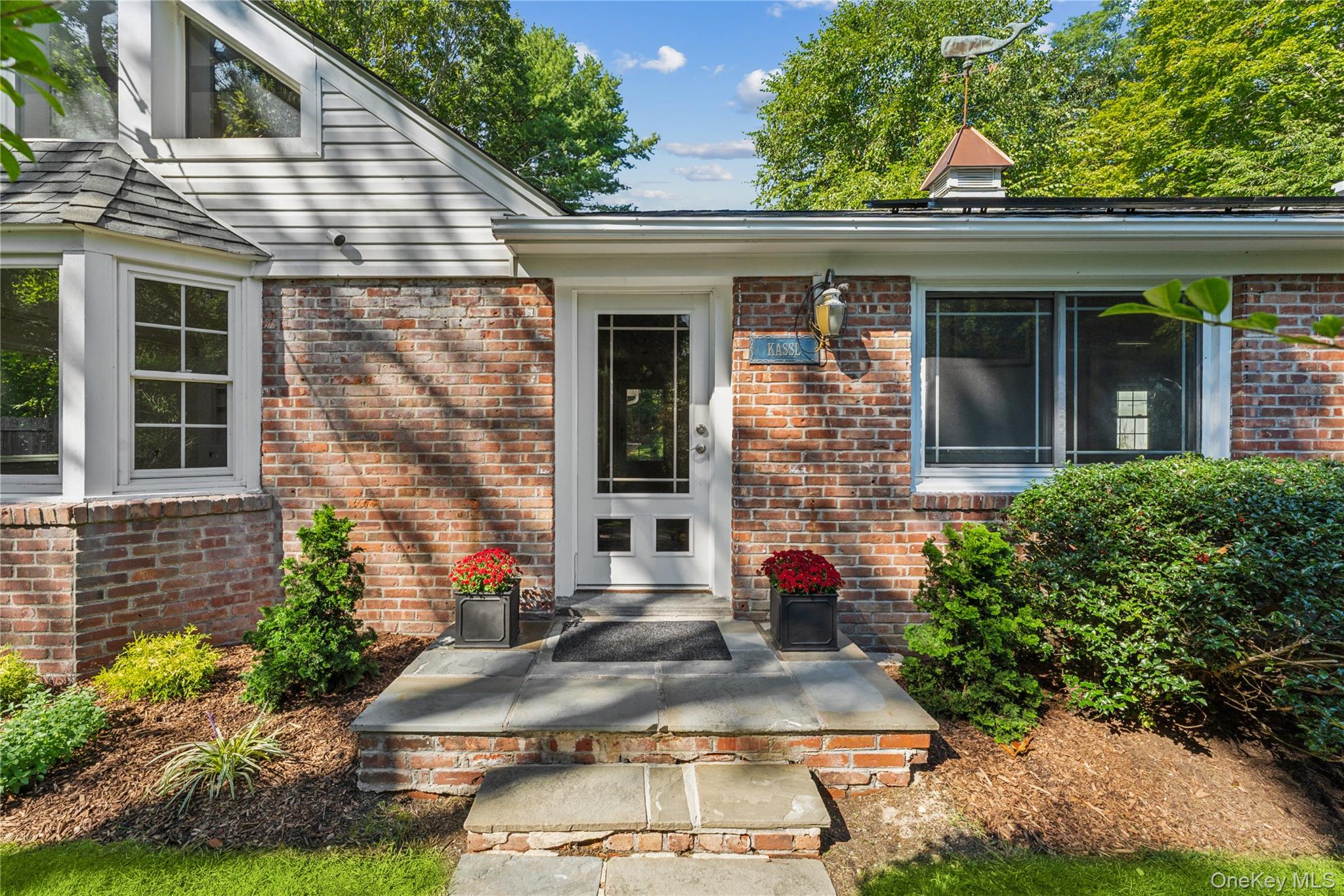 29 Squiretown Road # D, Hampton Bays, NY 11946
