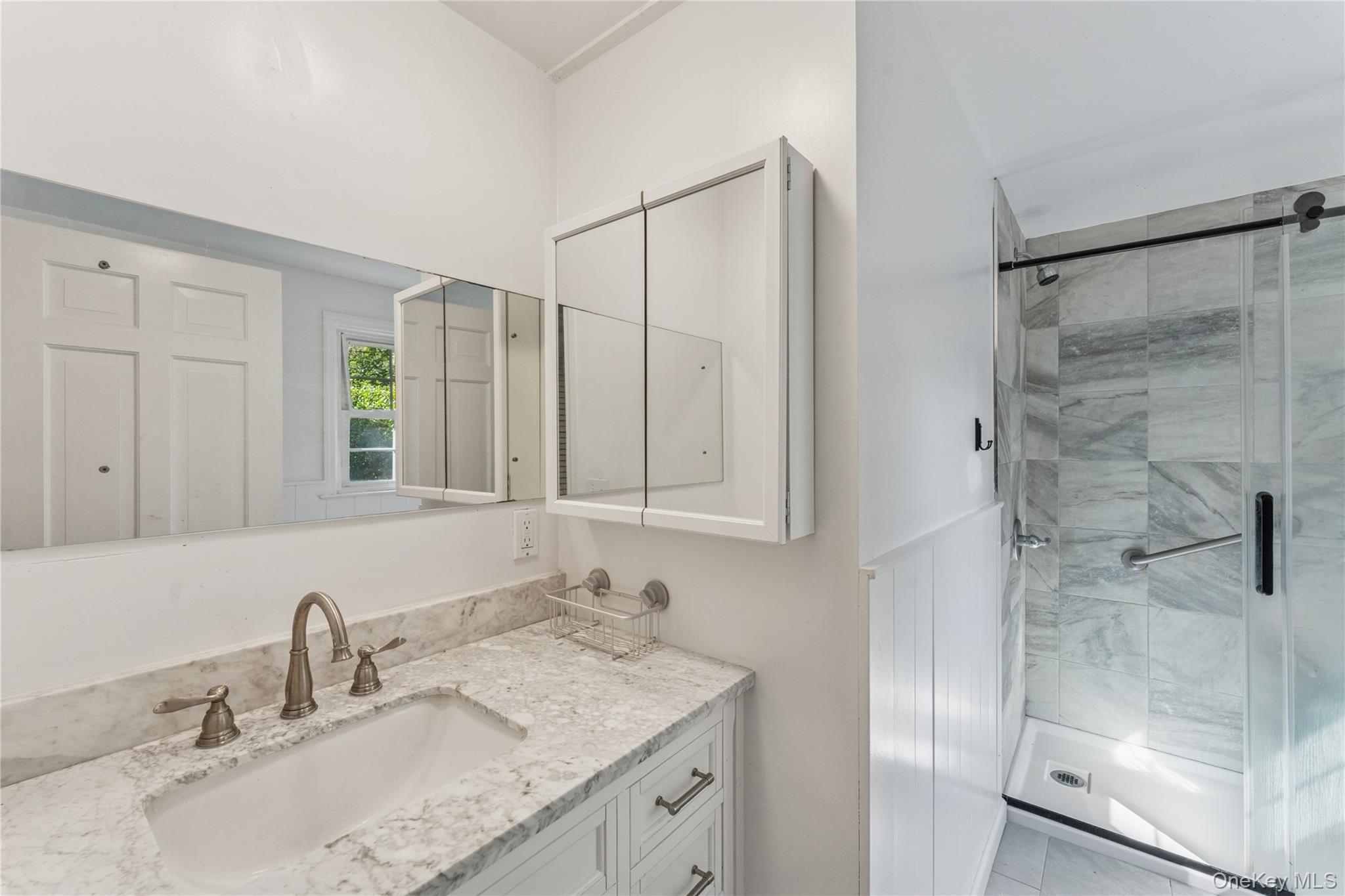 29 Squiretown Road # D, Hampton Bays, NY 11946