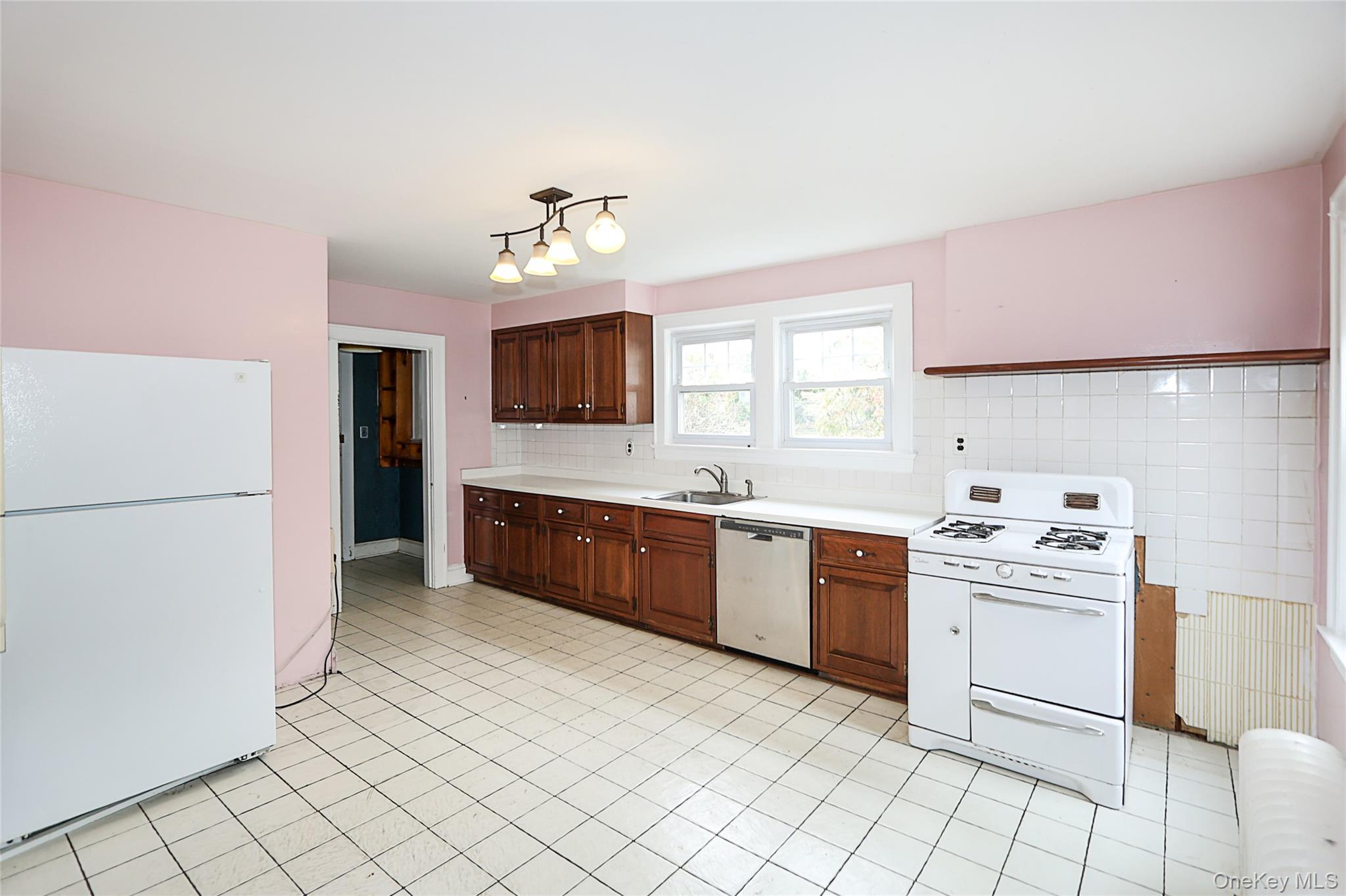 52-50 Little Neck Parkway, Little Neck, NY 11362