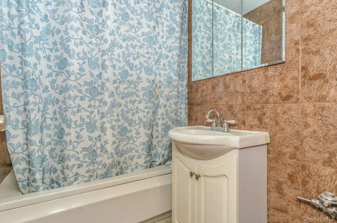 200 Corbin Place # 3R, Brooklyn, NY 11235