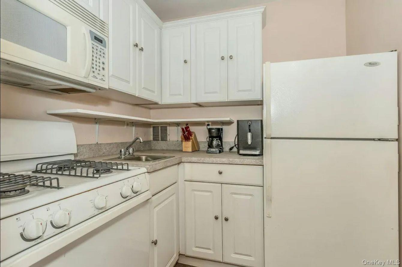 200 Corbin Place # 3R, Brooklyn, NY 11235