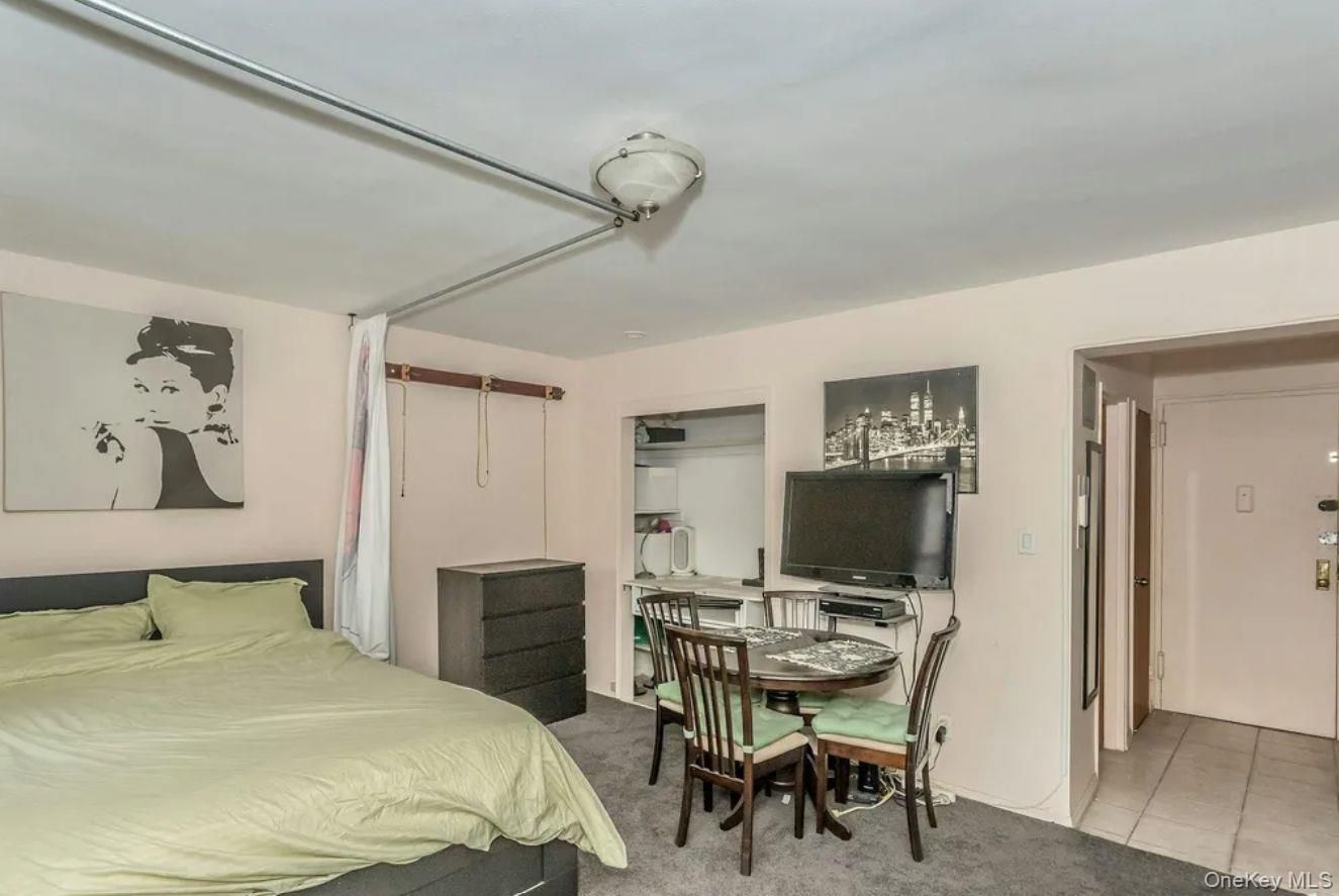 200 Corbin Place # 3R, Brooklyn, NY 11235