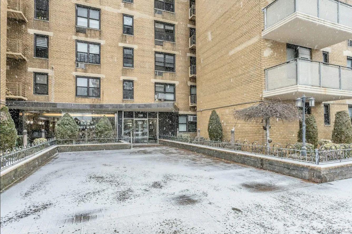 200 Corbin Place # 3R, Brooklyn, NY 11235