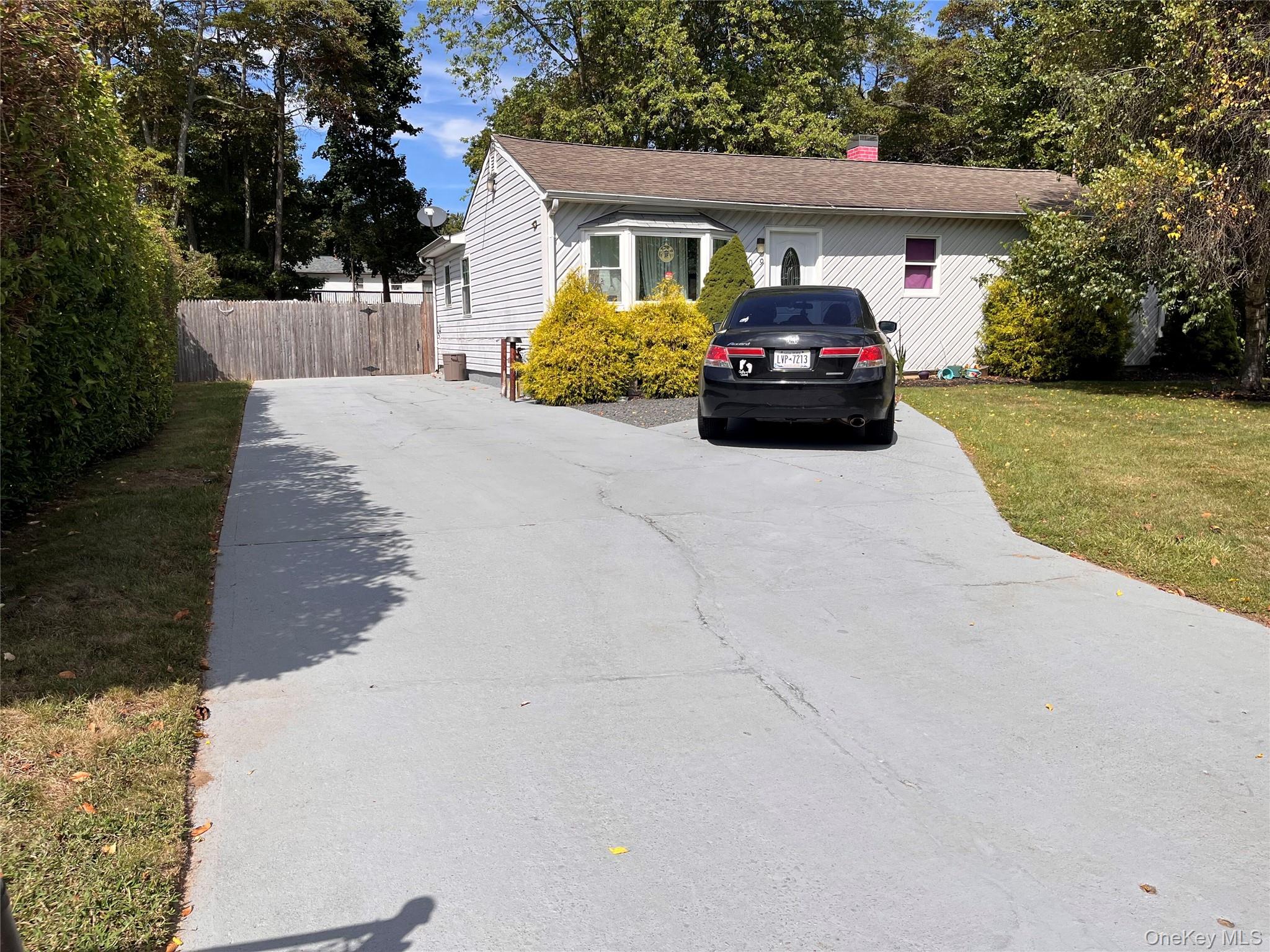 109 Merrill Street, Brentwood, NY 11717