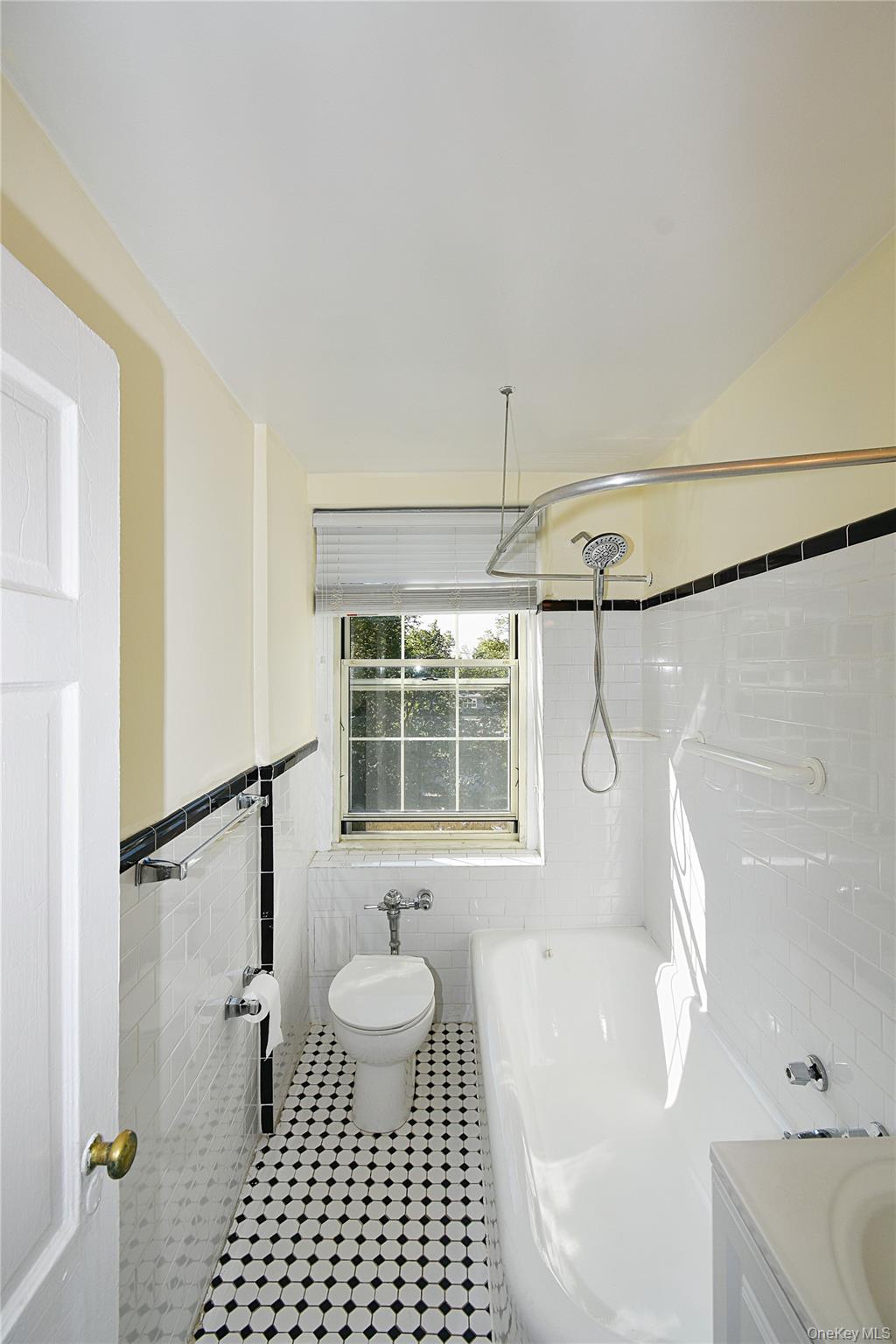 4 Park Lane # 4B, Mount Vernon, NY 10552