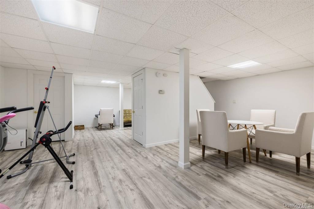 4 Wooded Lane, Hampton Bays, NY 11946