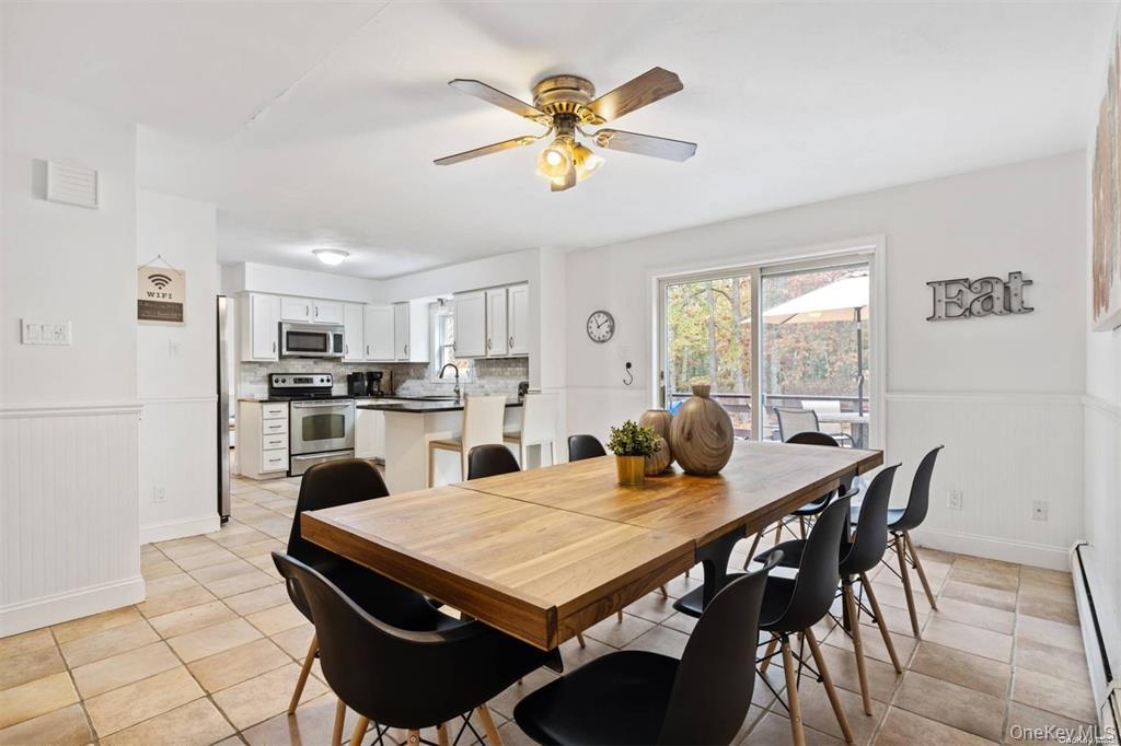 4 Wooded Lane, Hampton Bays, NY 11946