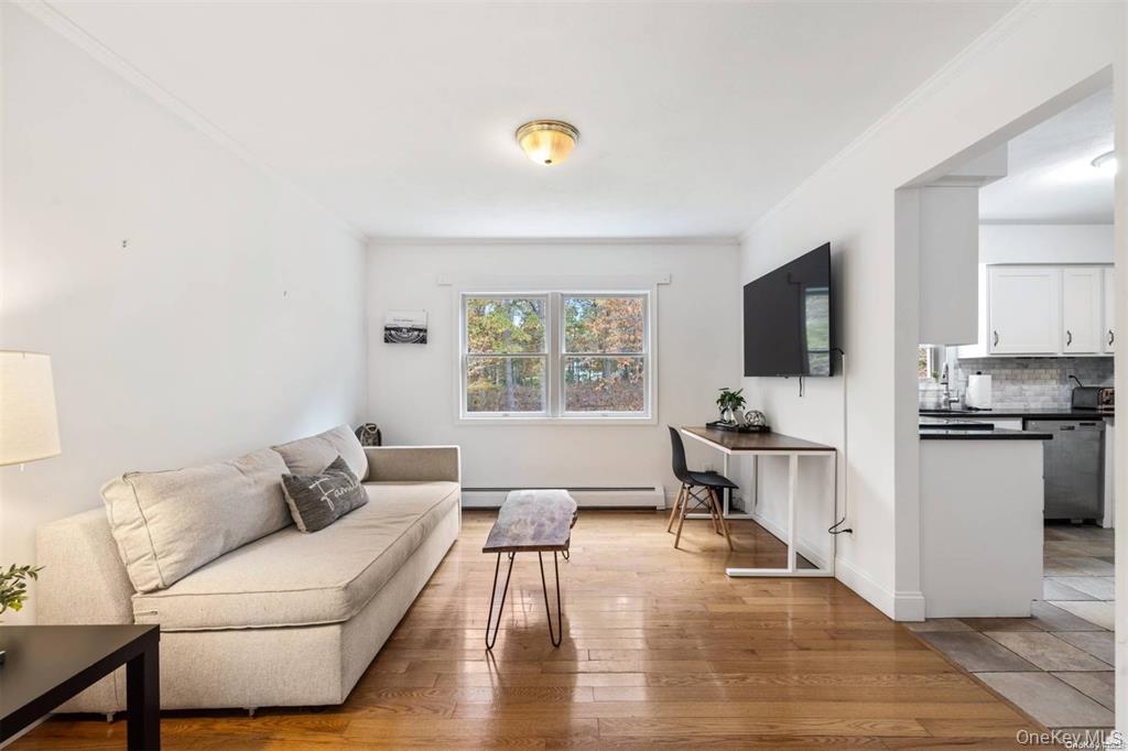 4 Wooded Lane, Hampton Bays, NY 11946