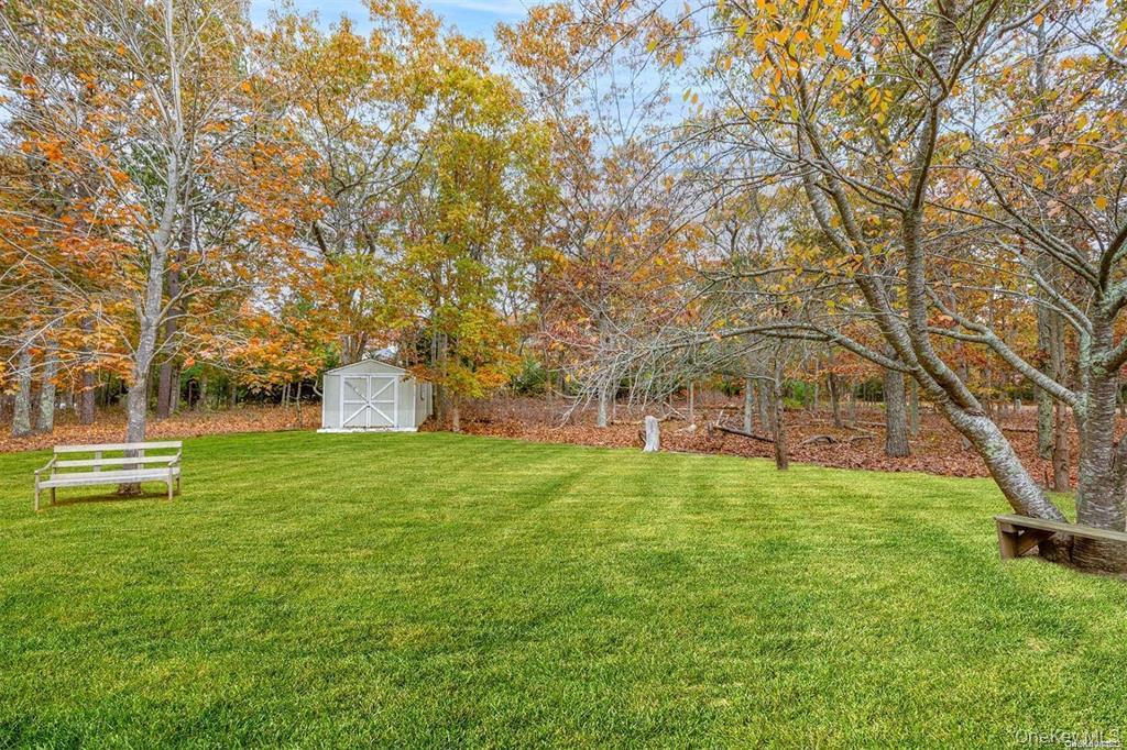 4 Wooded Lane, Hampton Bays, NY 11946