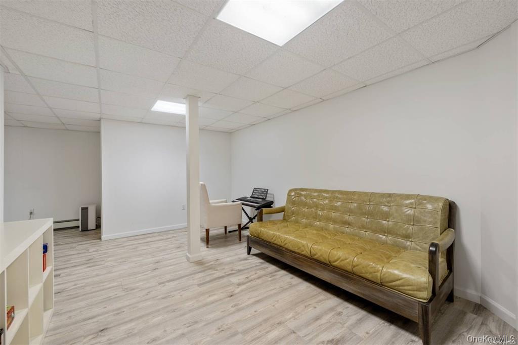 4 Wooded Lane, Hampton Bays, NY 11946