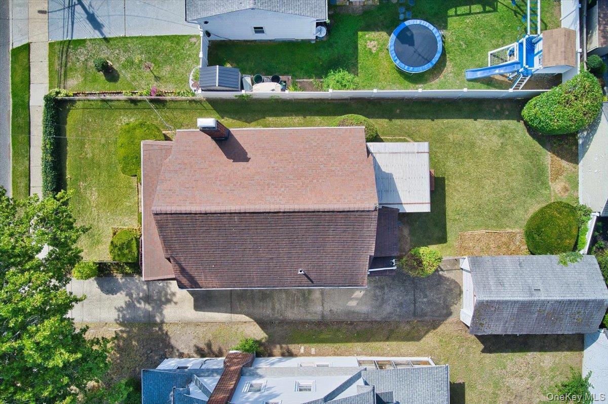 39 Linmouth Road, Malverne, NY 11565