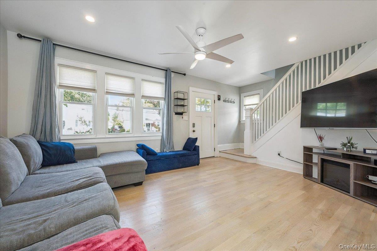 42 Stuart Avenue, Malverne, NY 11565