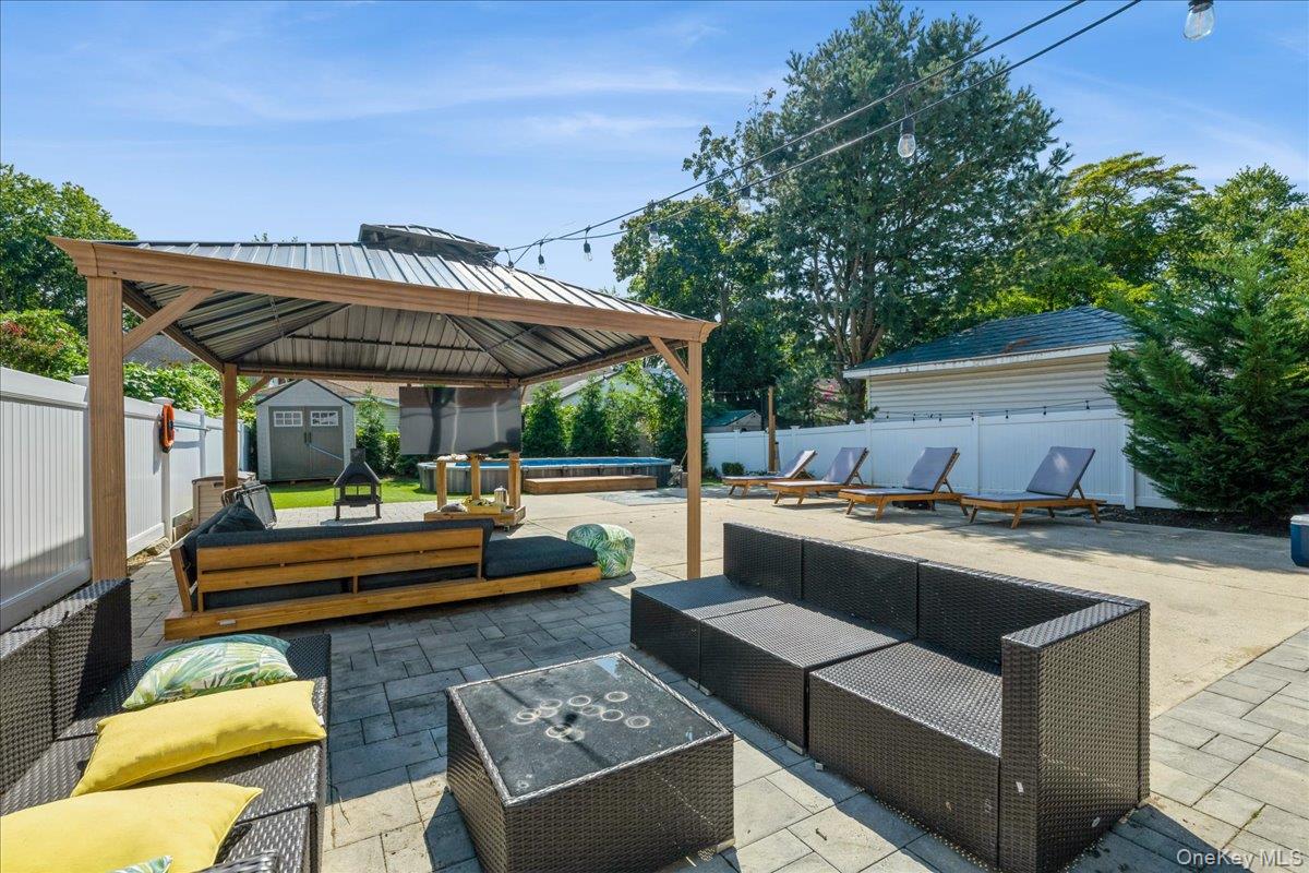 42 Stuart Avenue, Malverne, NY 11565