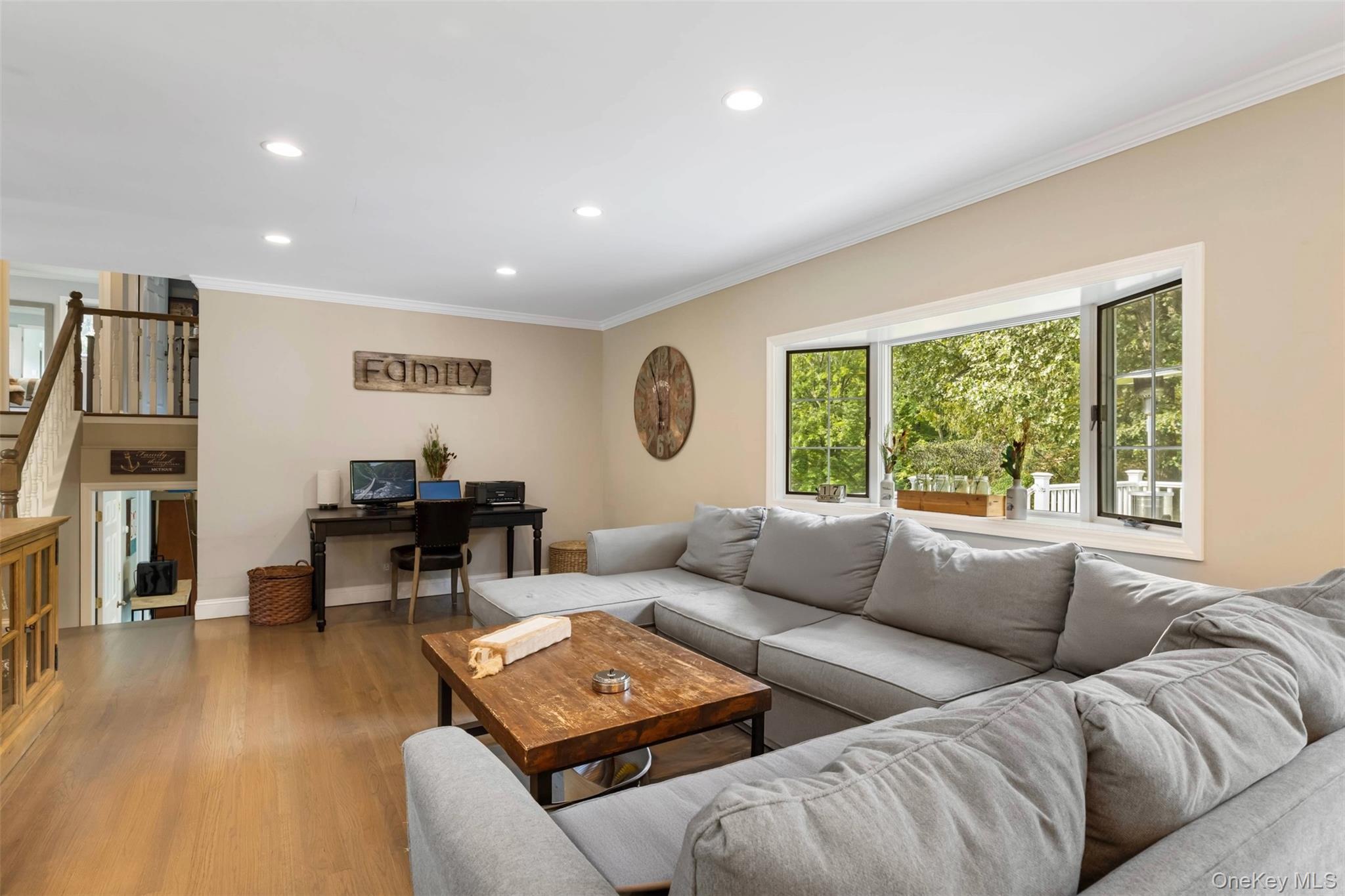 116 Rolling Hills Road, Thornwood, NY 10594