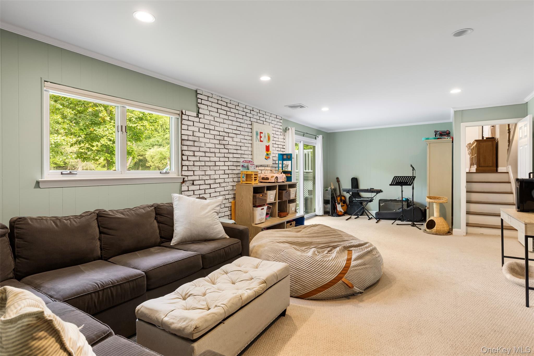 116 Rolling Hills Road, Thornwood, NY 10594