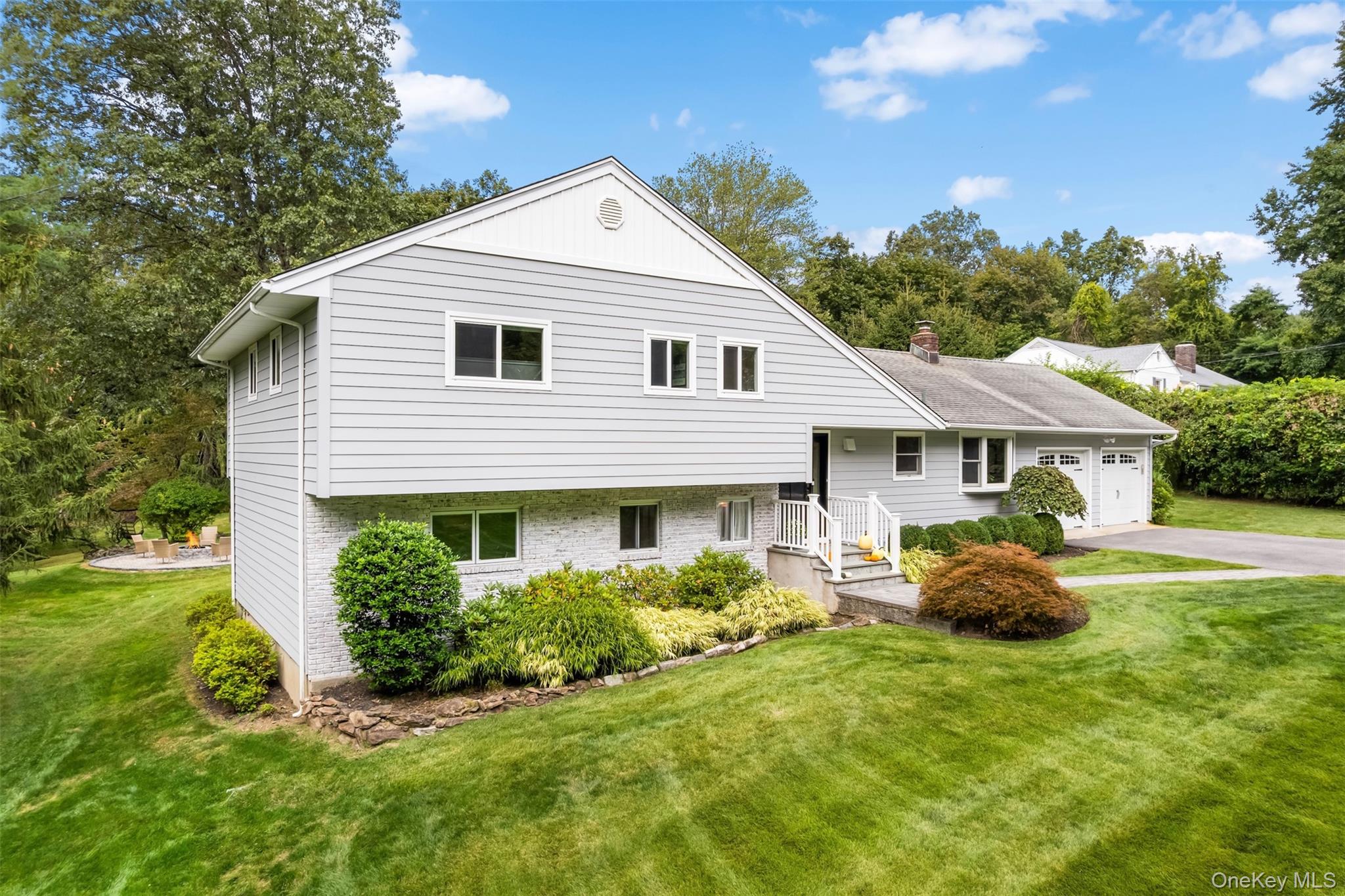 116 Rolling Hills Road, Thornwood, NY 10594