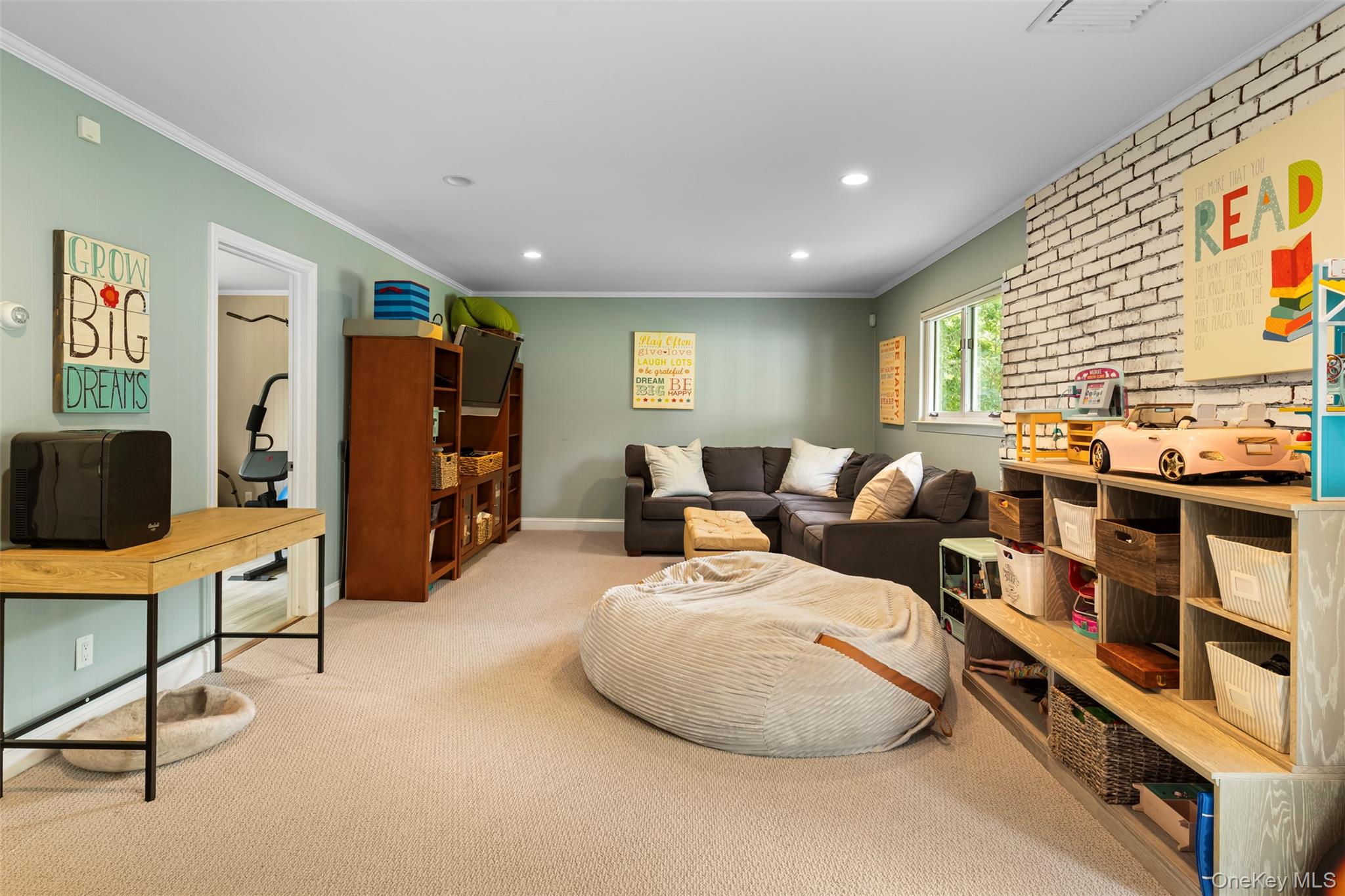 116 Rolling Hills Road, Thornwood, NY 10594