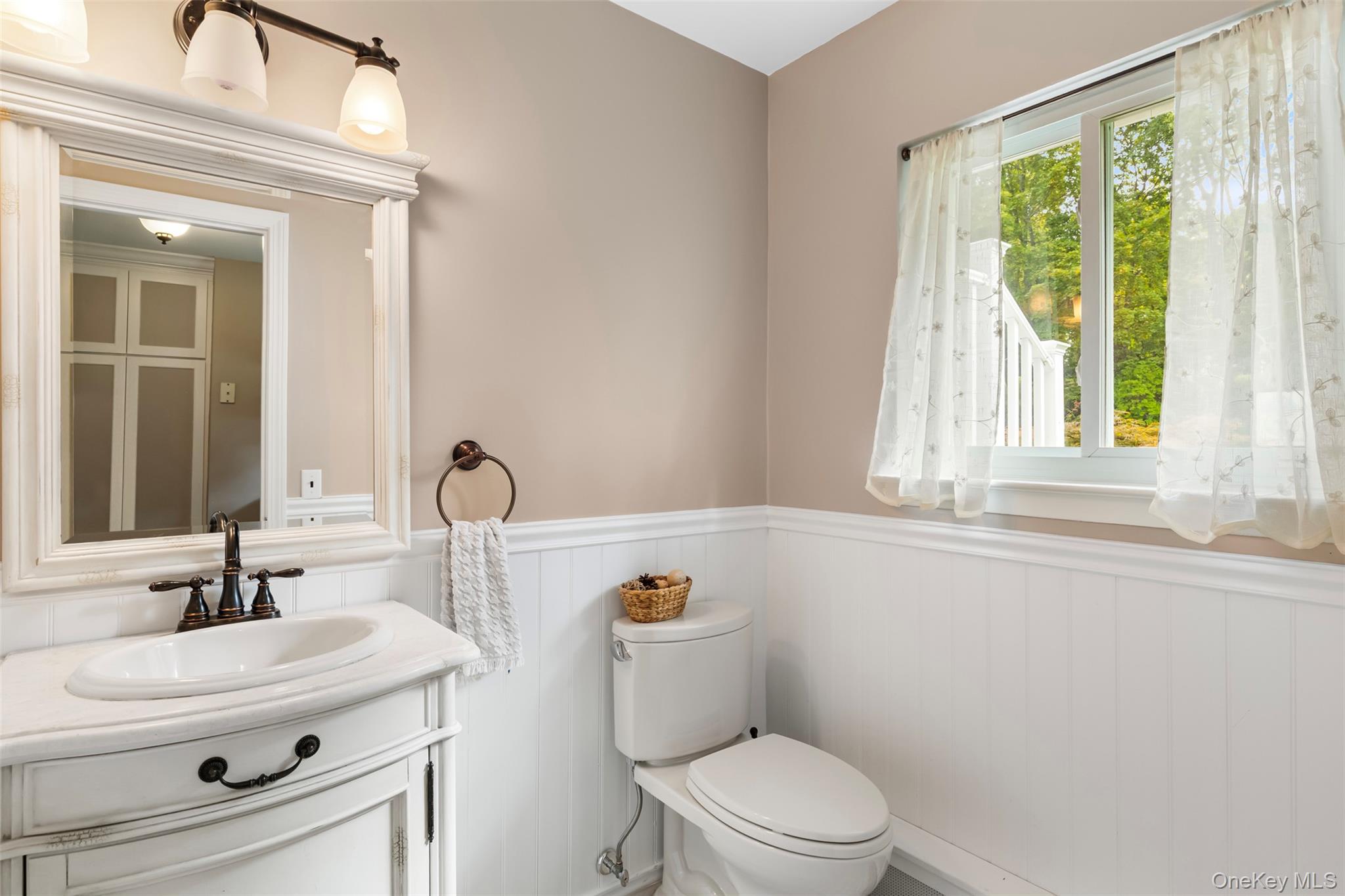 116 Rolling Hills Road, Thornwood, NY 10594