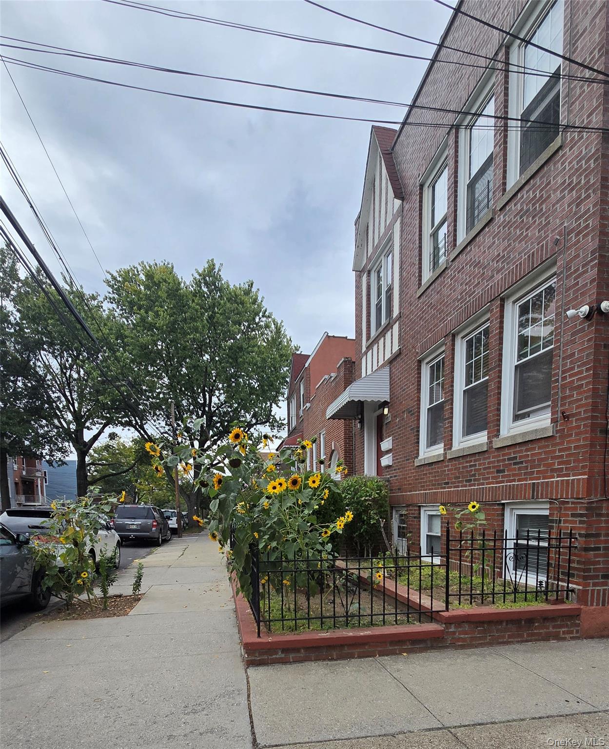 2887 E 194 Street, Bronx, NY 10461