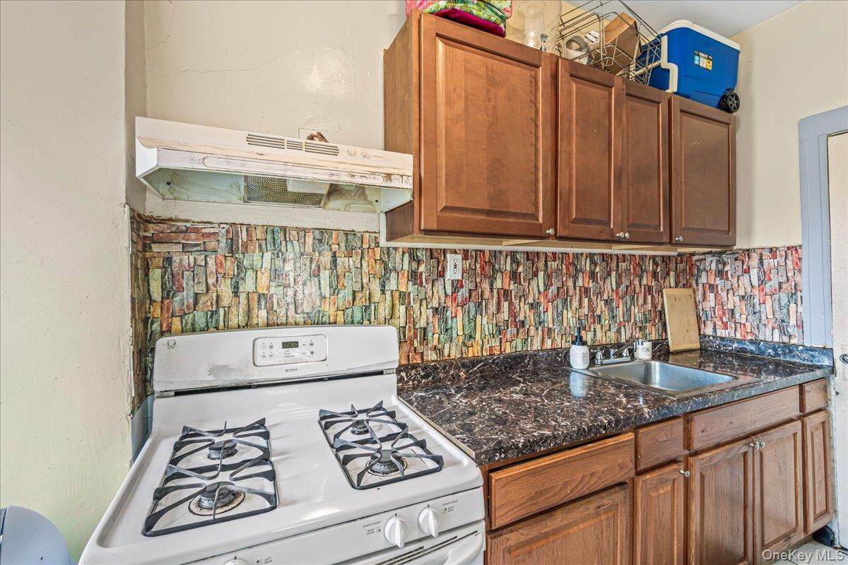 9428 112th Street, Richmond Hill S., NY 11419