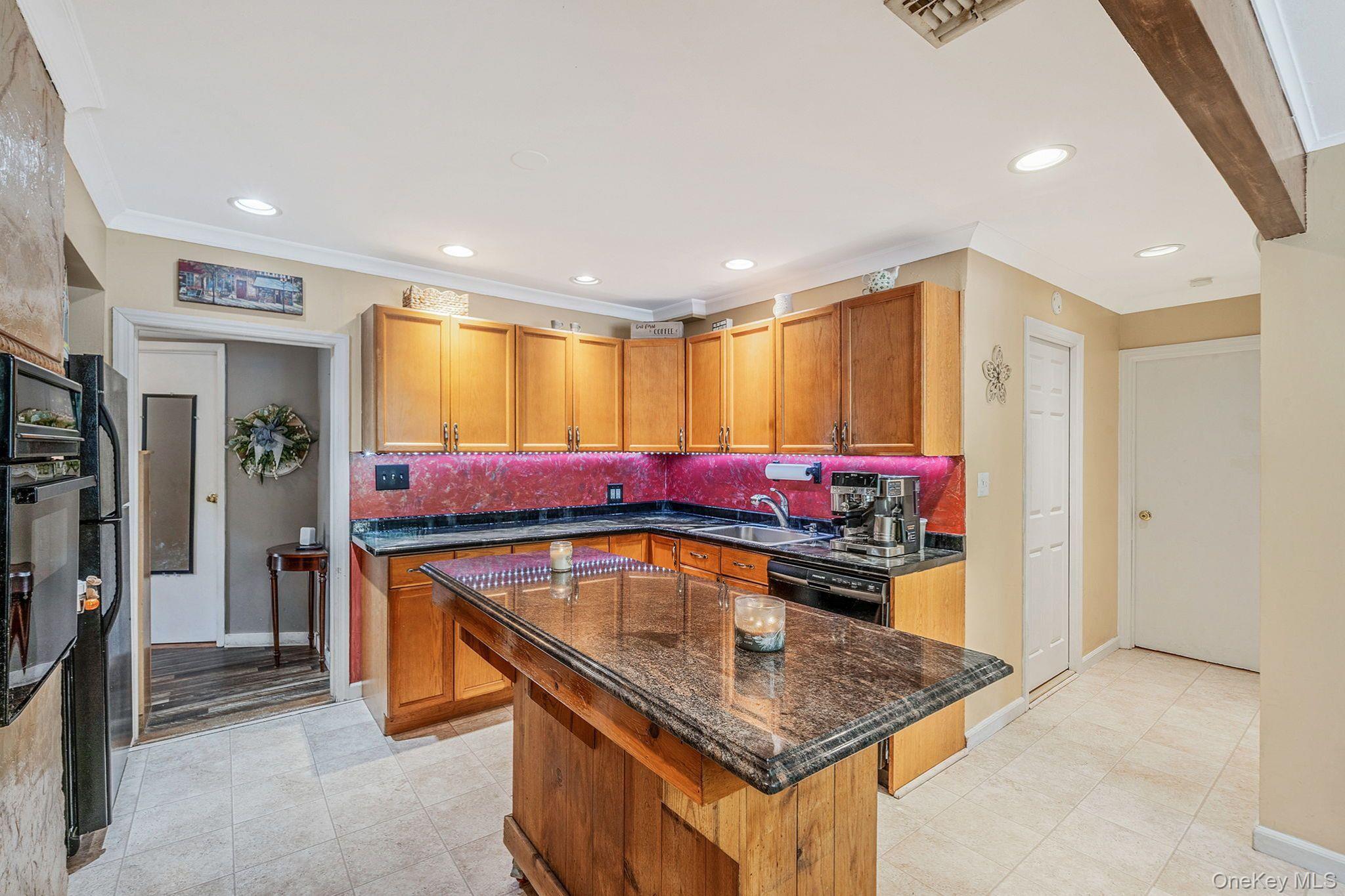 18 Lakeview Drive, Middle Island, NY 11953