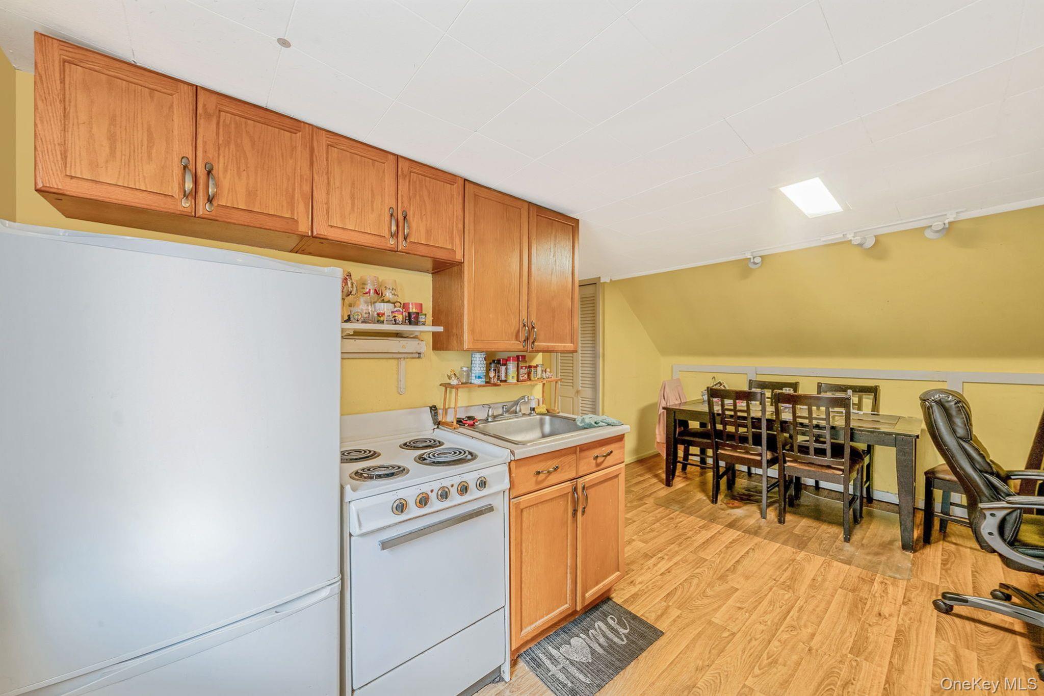 18 Lakeview Drive, Middle Island, NY 11953