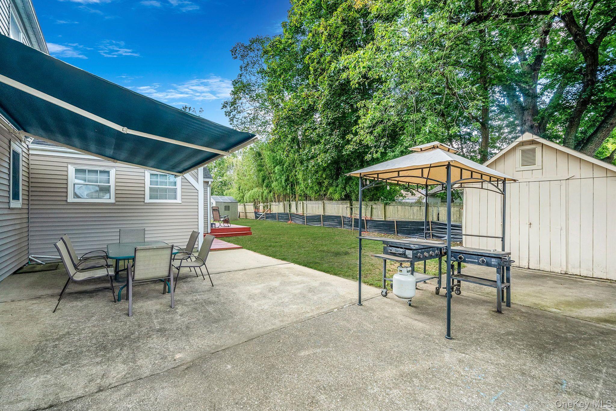 18 Lakeview Drive, Middle Island, NY 11953