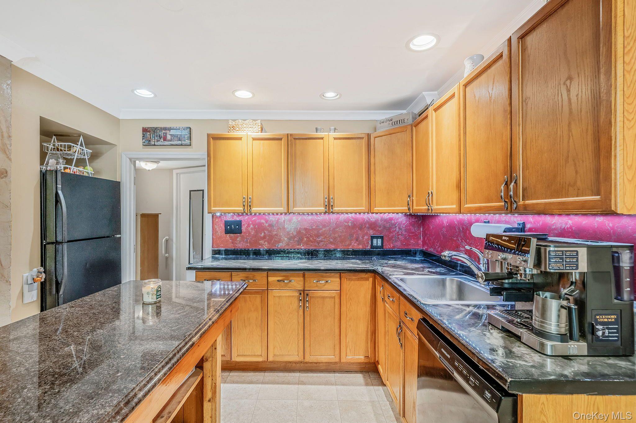 18 Lakeview Drive, Middle Island, NY 11953